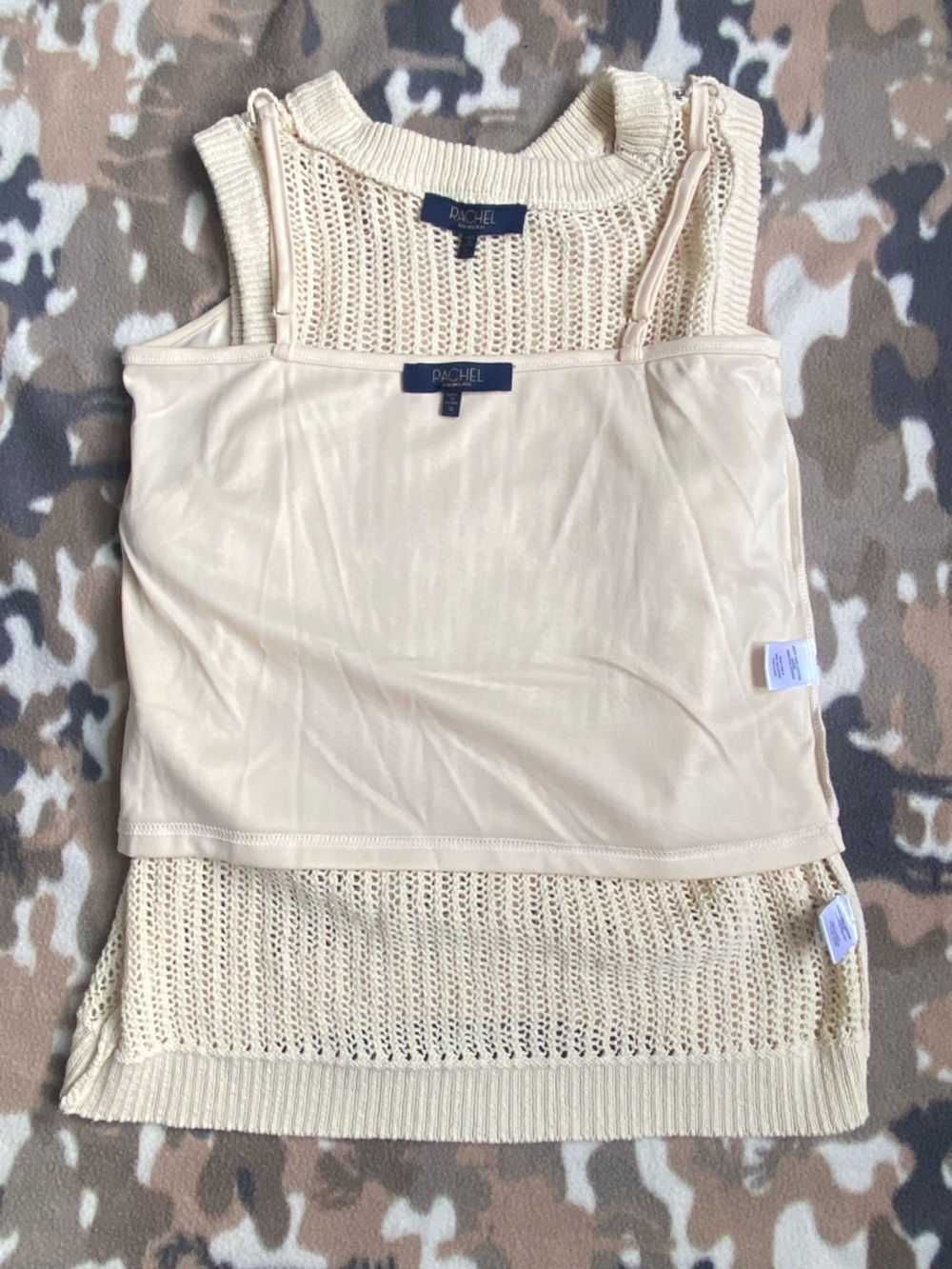 Rachel Roy Ivory Mesh Crochet Sweater Vest Sleeveless Open Knit Crewneck Medium. - Picture 6 of 11